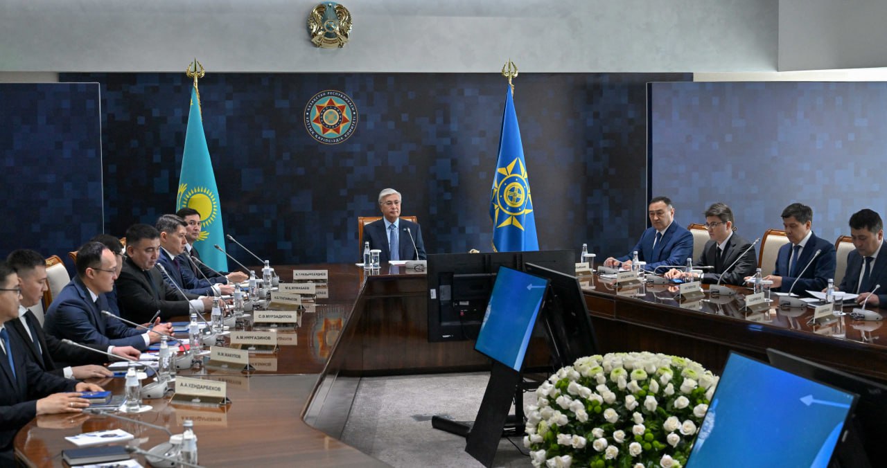 Токаев провел совещание с руководящим составом КНБ