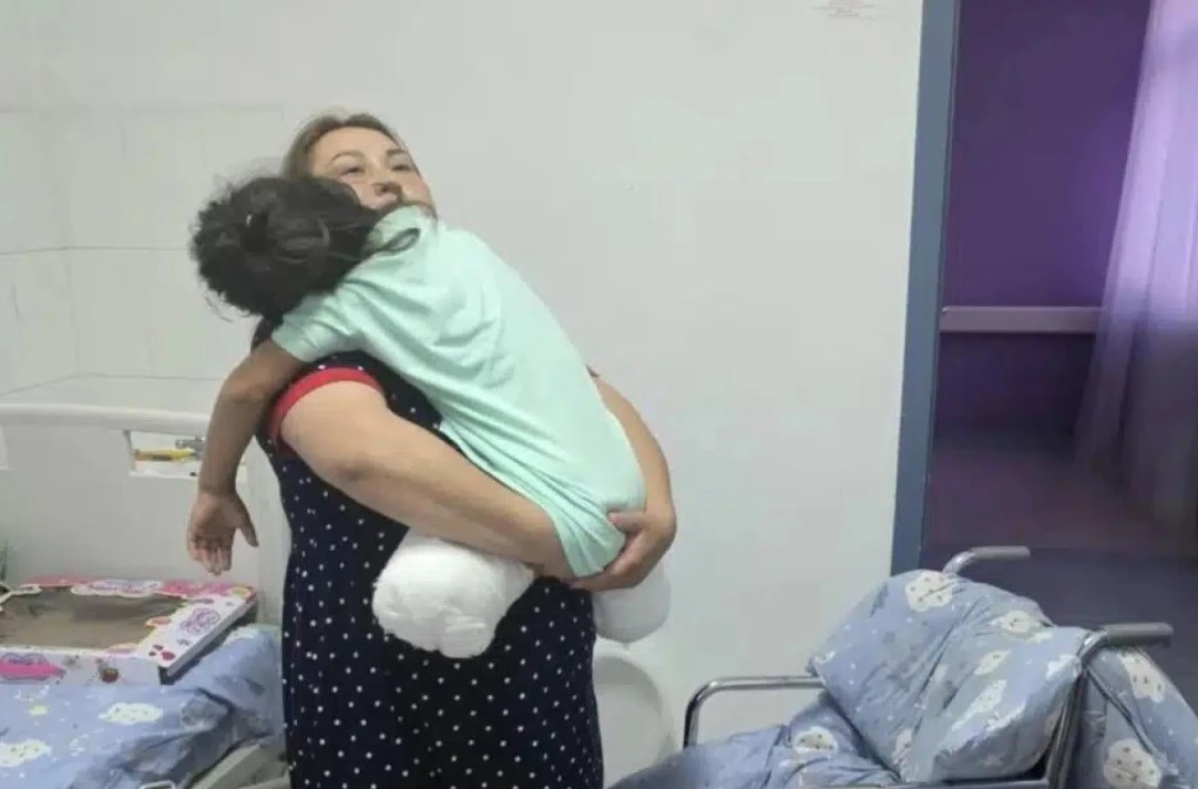 ДТП с автобусом в Астане: лишившаяся ног девочка выписана из больницы