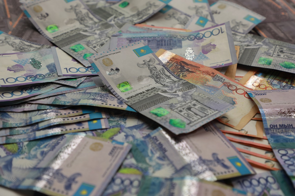 Правительство не дотянуло 609 млрд тенге до плана по доходам