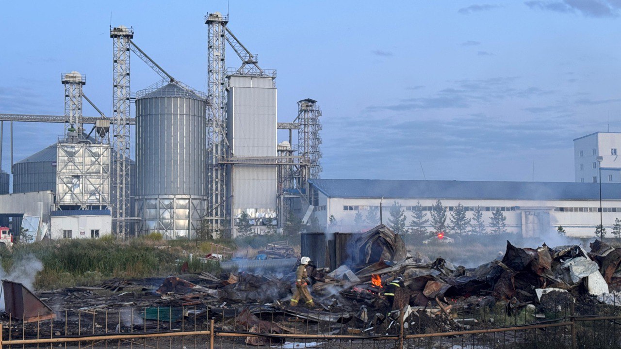 Газовоз загорелся при заправке: восемь человек в больнице после ЧП в СКО