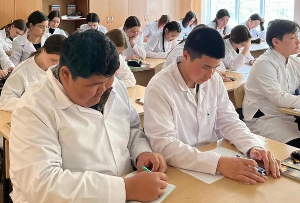 В Казахстане начали проверки медицинских колледжей