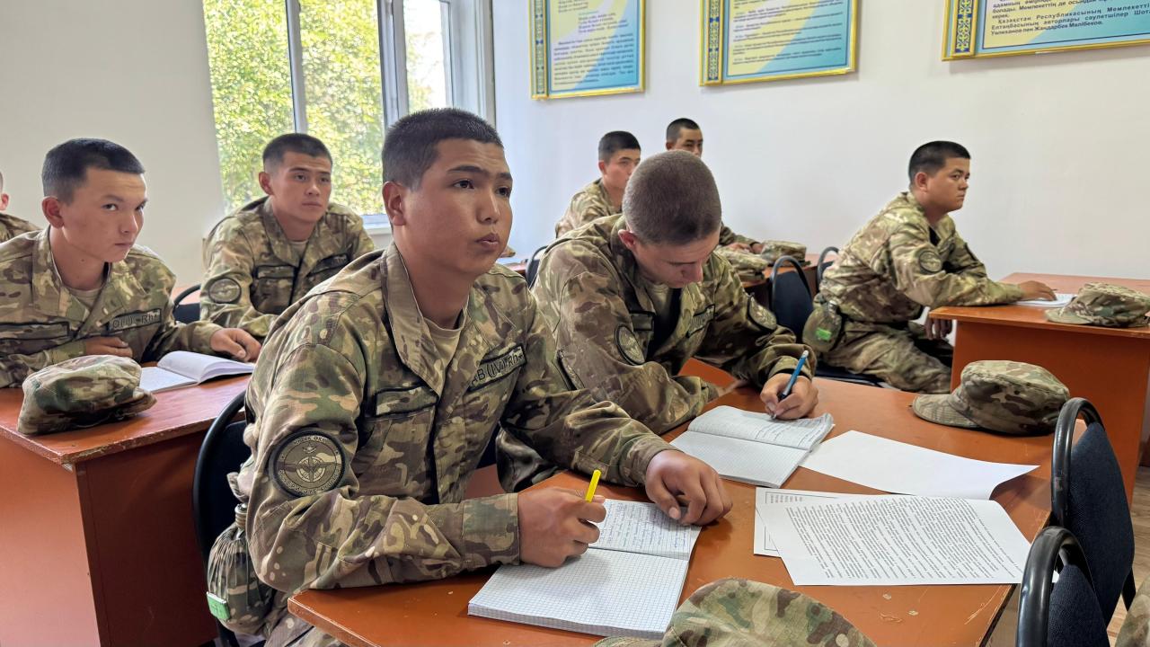 Армия по-новому: в Казахстане запускается экспериментальный формат службы