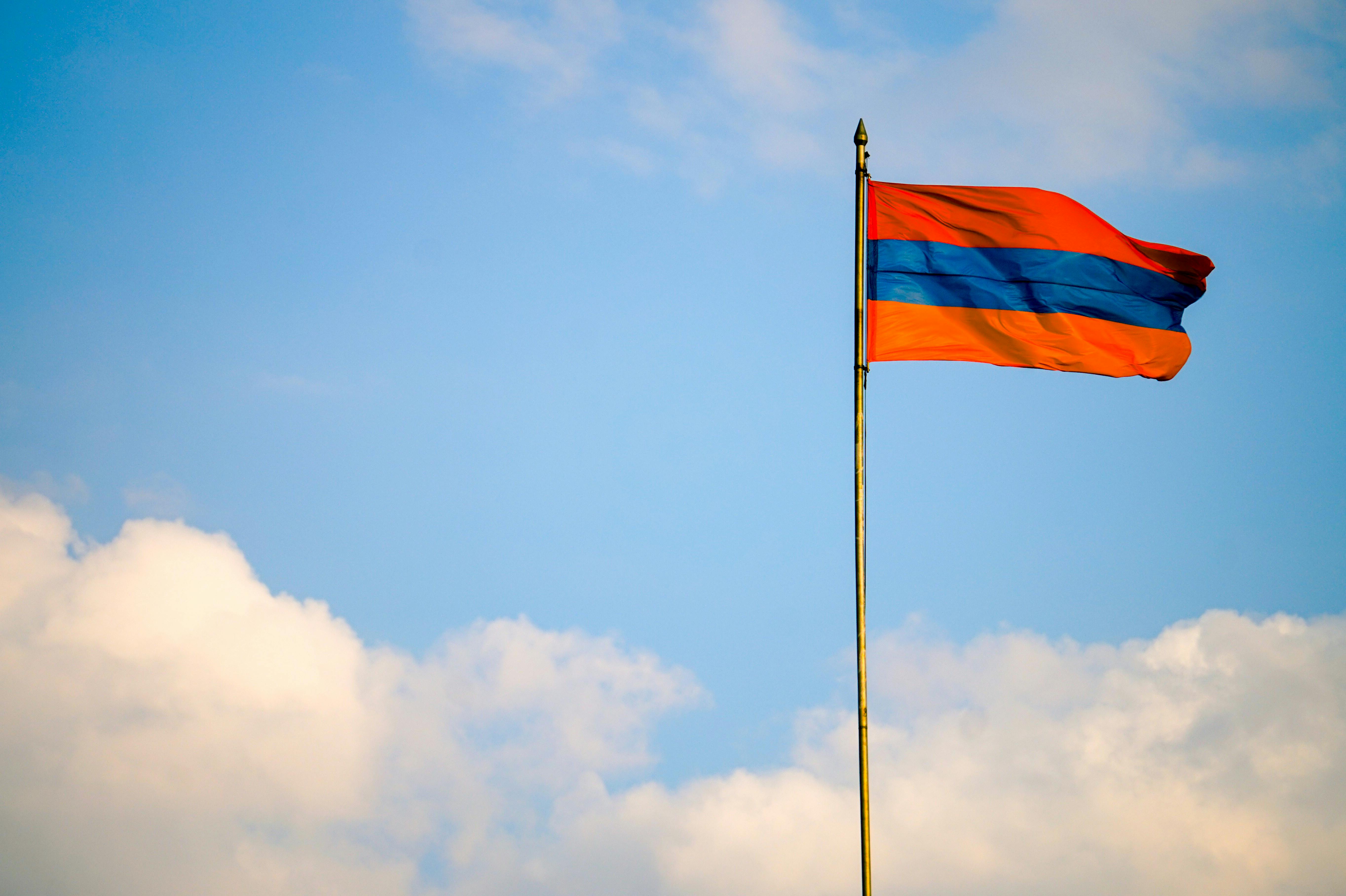 Казахстанцы смогут посещать Армению с удостоверением личности