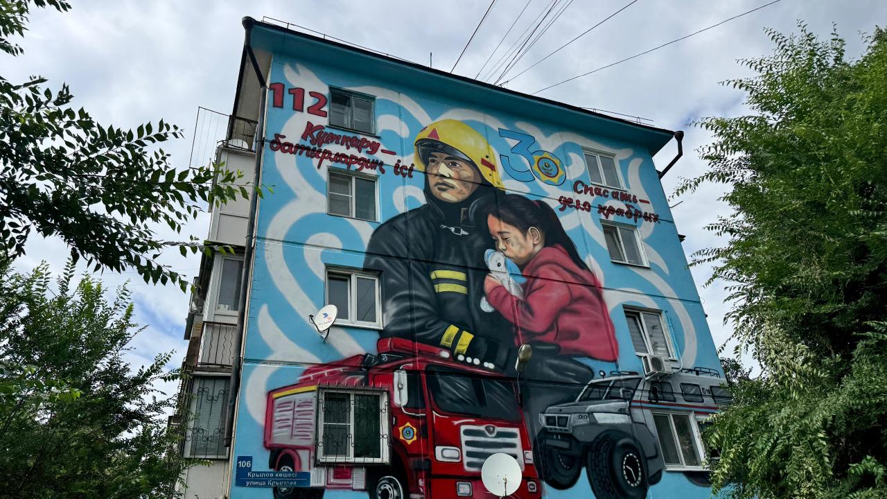 ТЖМ 30 жылдығына орай өңірлерде құтқарушыларға арналған муралдар пайда болып жатыр