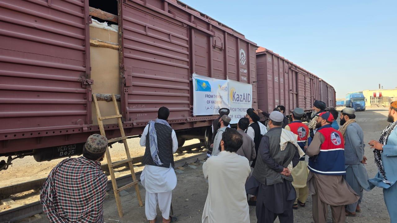 Казахстан направил в Афганистан более 270 тонн гуманитарной помощи