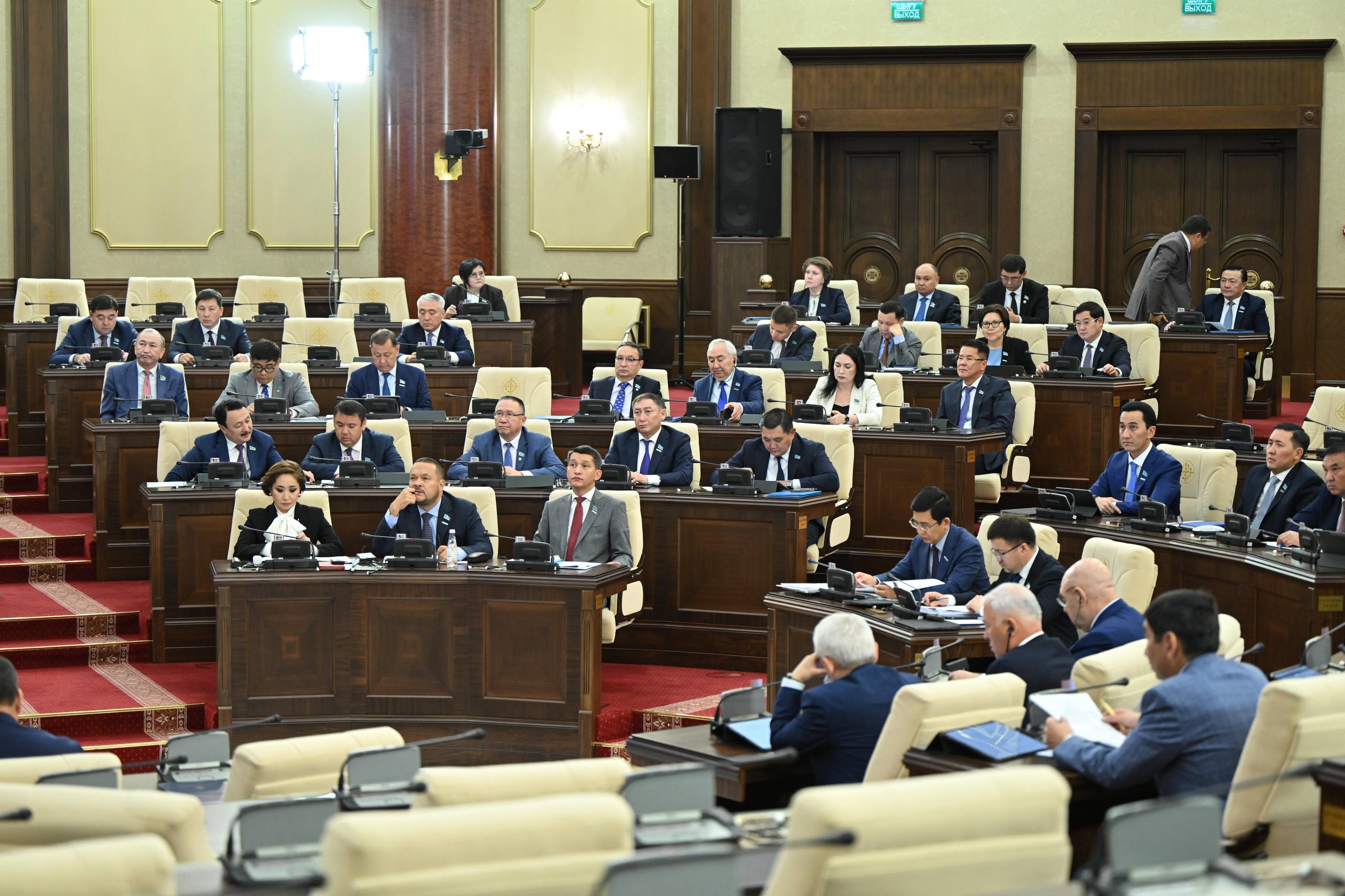 Большинство граждан считают актуальной идею об однопалатном Парламенте