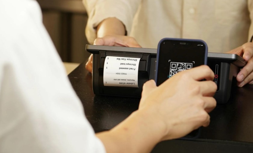 В Казахстане запущен сервис межбанковских QR-платежей