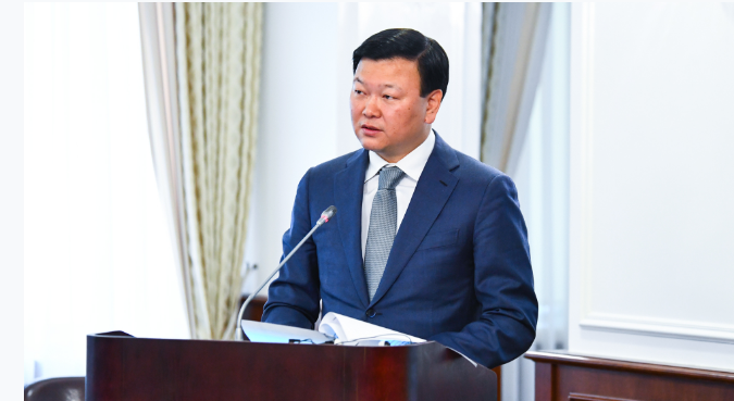 Экс-министр здравоохранения стал советником Президента РК