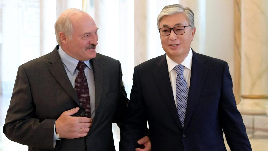 О чём Токаев говорил с Лукашенко по телефону