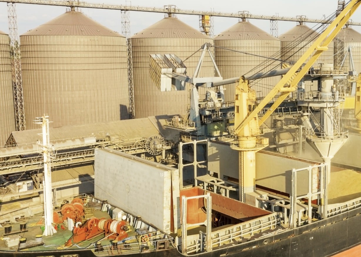 Погода блокирует Каспий: КТЖ временно ограничивает отгрузку зерна