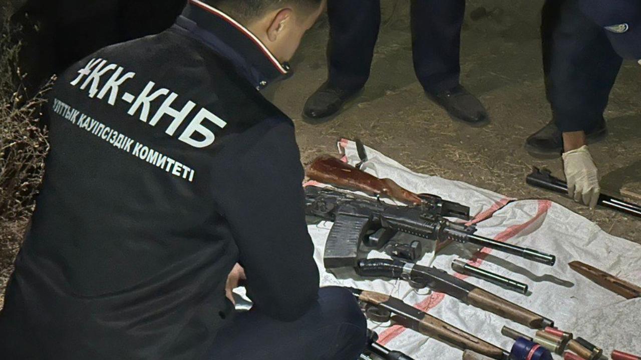 КНБ изъяло огнемёт, автоматы и гранаты в ходе спецопераций в 11 регионах Казахстана