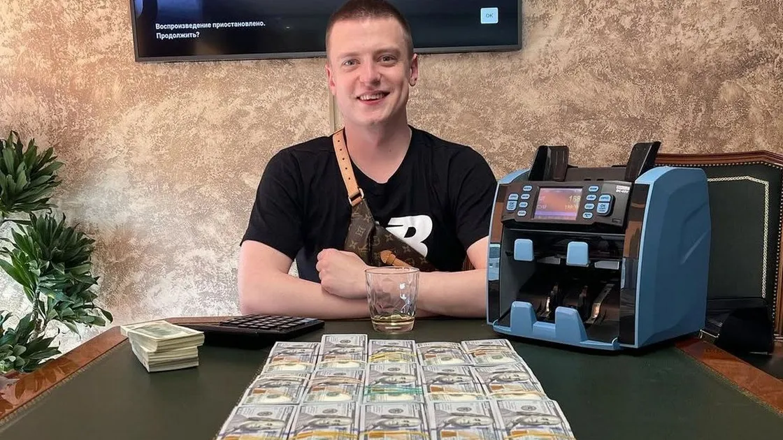 Блогера из Беларуси объявили в розыск в Казахстане