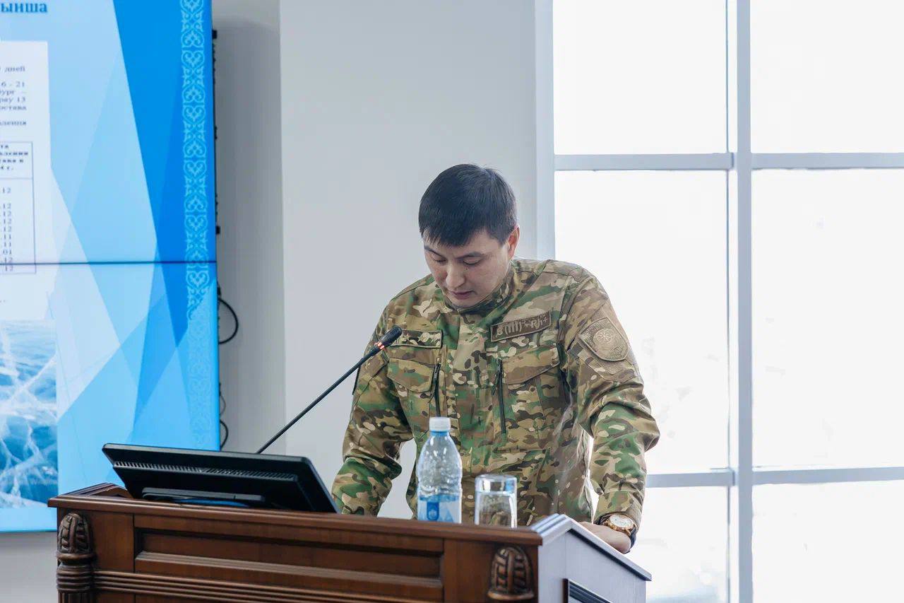 В Атырау бдят за безопасностью: рейды на льду и борьба с незаконной пиротехникой