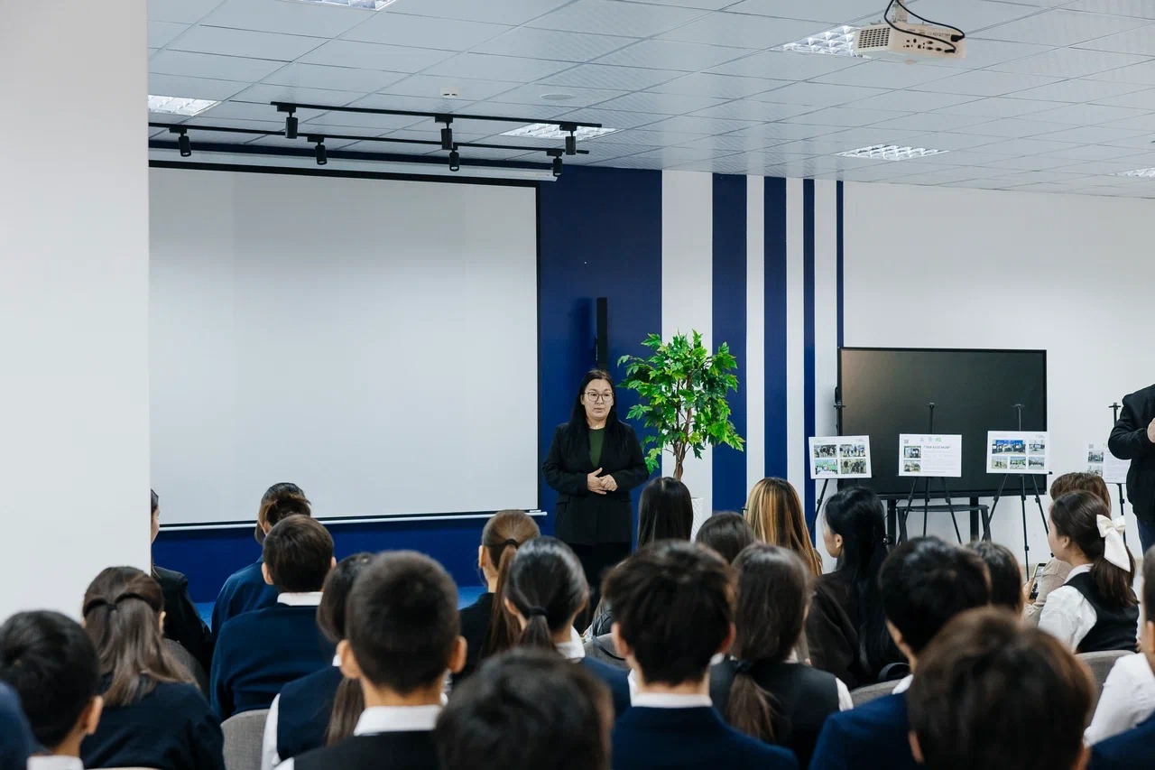 Атырау облысында «Таза Қазақстан» акциясы аясында жастармен кездесу өтті