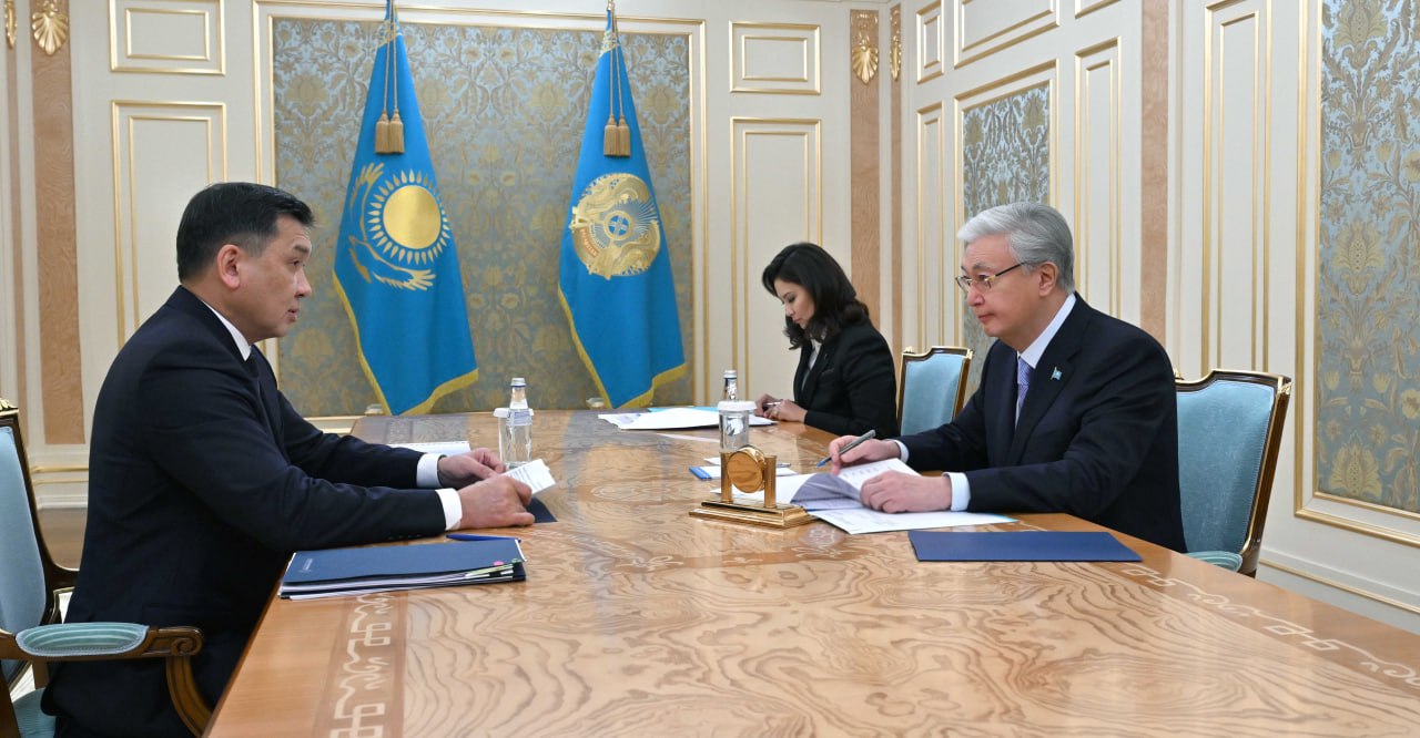 Токаев поддержал идею строительства доступного жилья для железнодорожников