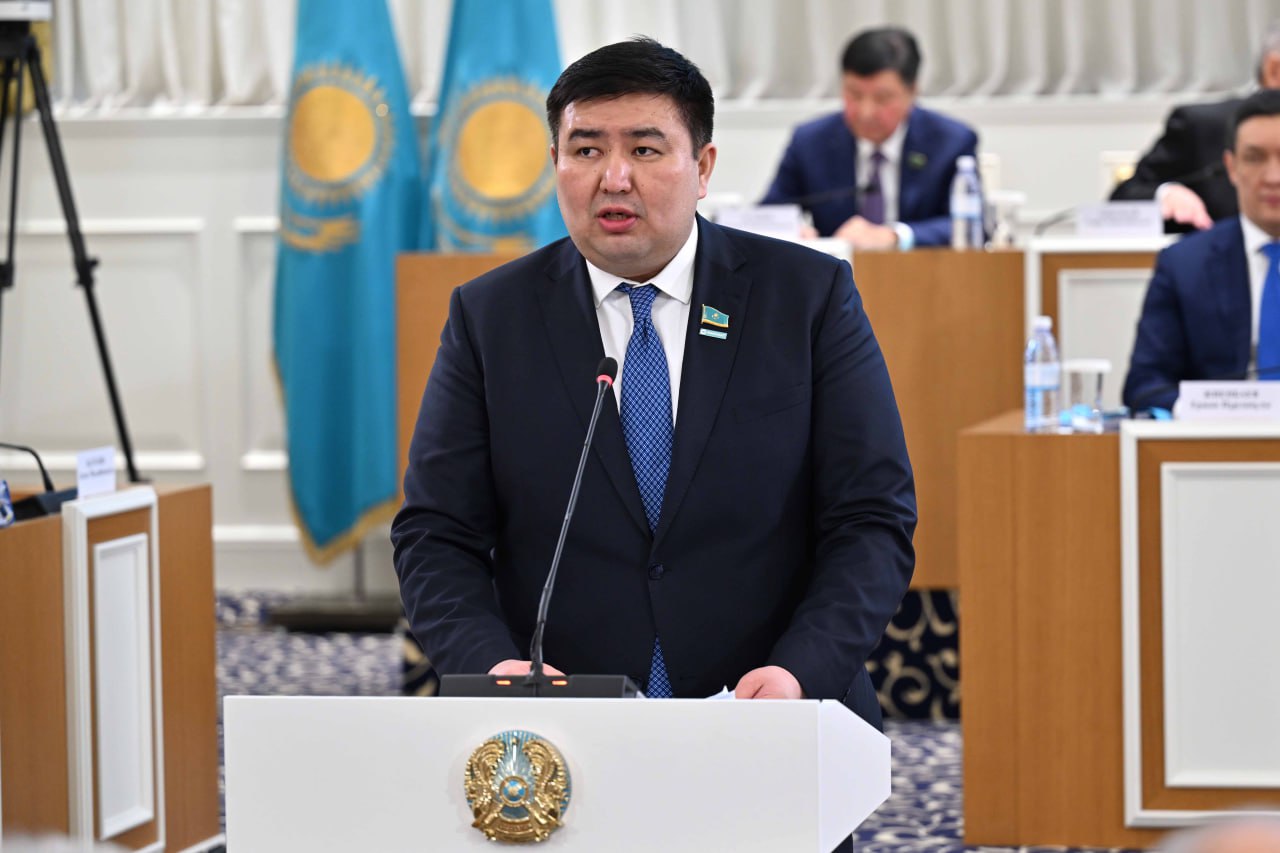 «Неке – ер мен әйел одағы»: Конституцияда отбасы ұғымын күшейту ұсынылды