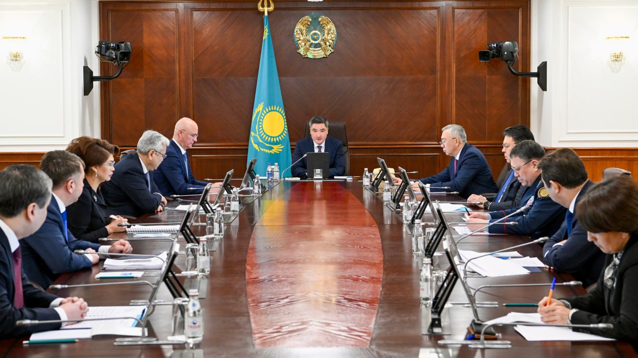 Бектенов: ложная информация о Конституции не останется без ответа