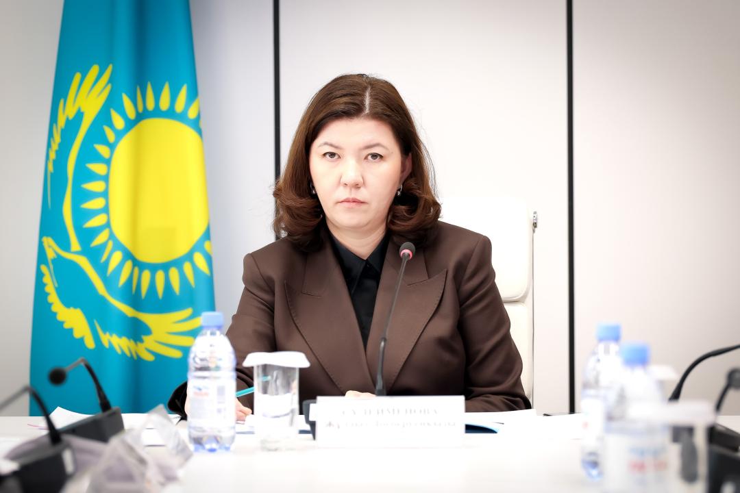 Министр пообещала жесткий отпор директорам, нарушающим права учителей