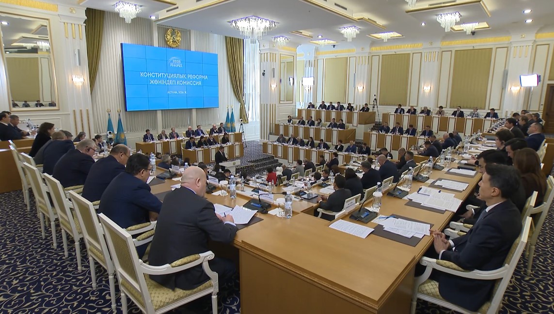 Казахстан одним из первых в мире закрепляет цифровые права граждан в Конституции – Айдос Сарым