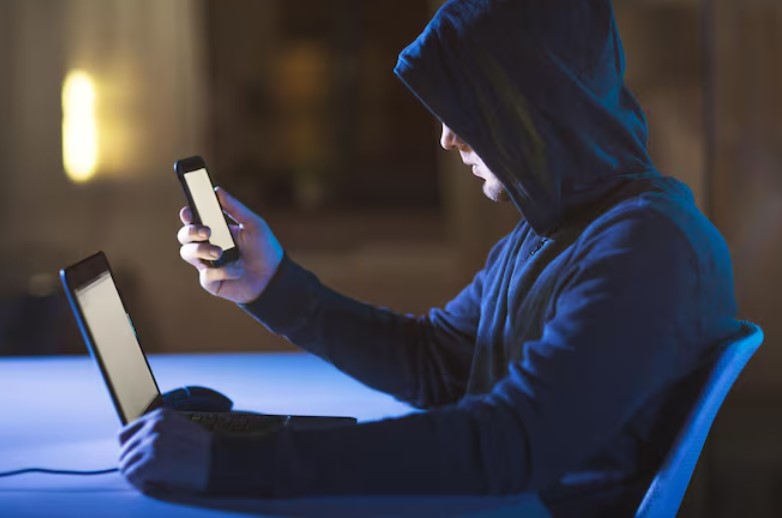 Казахстанцев предупреждают о схеме взлома смартфонов через вредоносные приложения