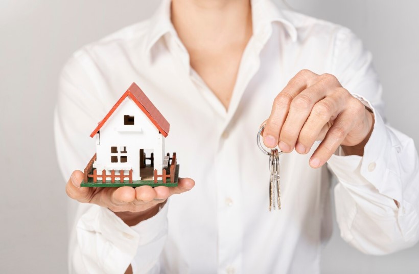 Отбасы банк вводит обязательную проверку очередников жилья