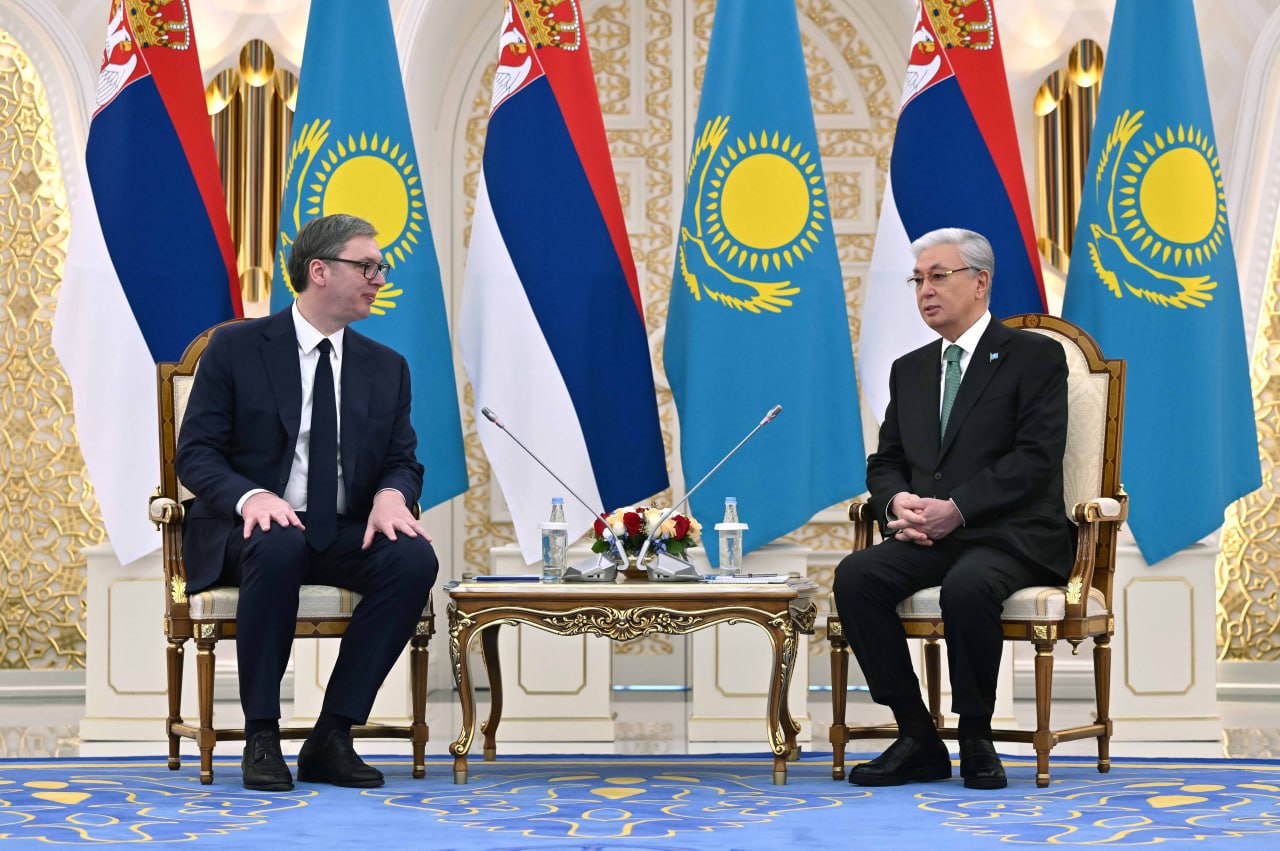 От авиарейсов до ИИ: что обсудили президенты Казахстана и Сербии