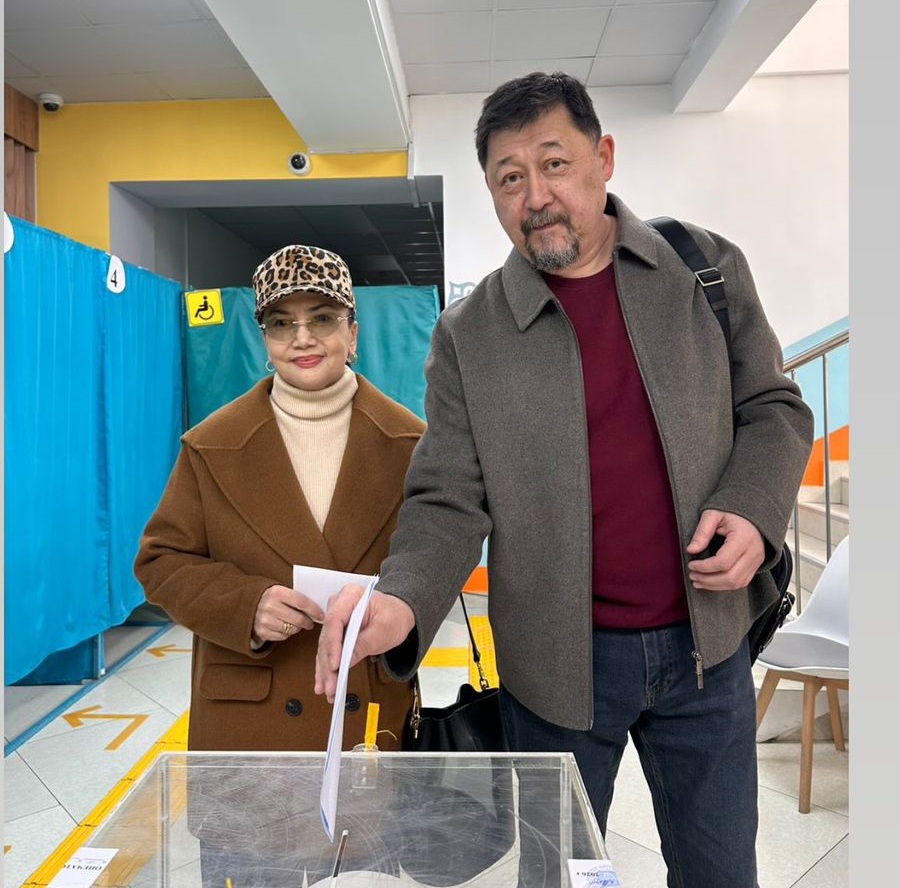 Шығармашылық зиялы қауымның таңдауы: Қазақстандық жазушылар мен актерлер ел болашағы үшін дауыс берді