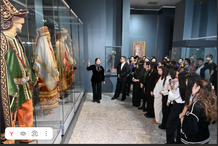 Ұлттық киім – қазақ рухани мәдениетінің айнасы