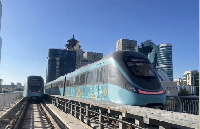 В Астане начались испытания LRT в полном составе из 19 поездов