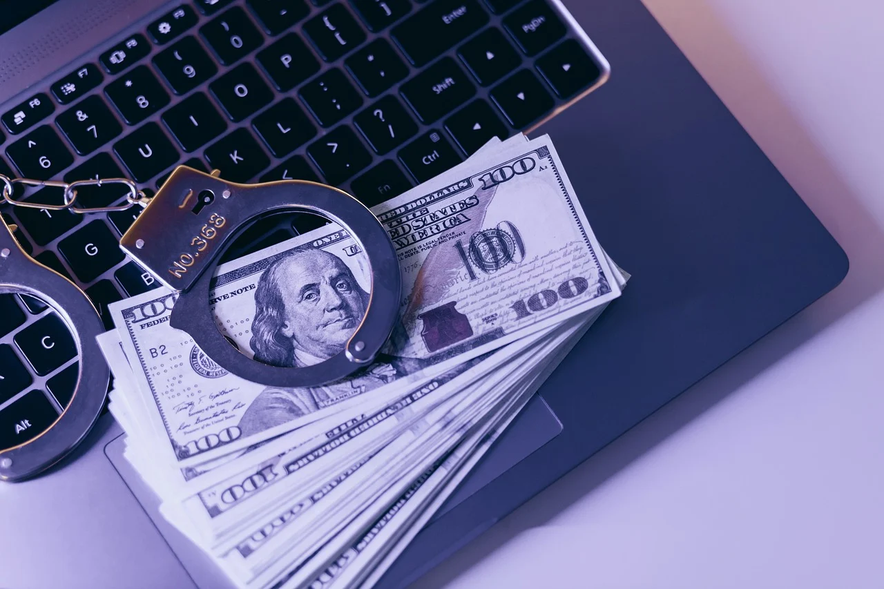 Хищение на 4 млрд: беглого топ-менеджера вернули в Казахстан из Грузии