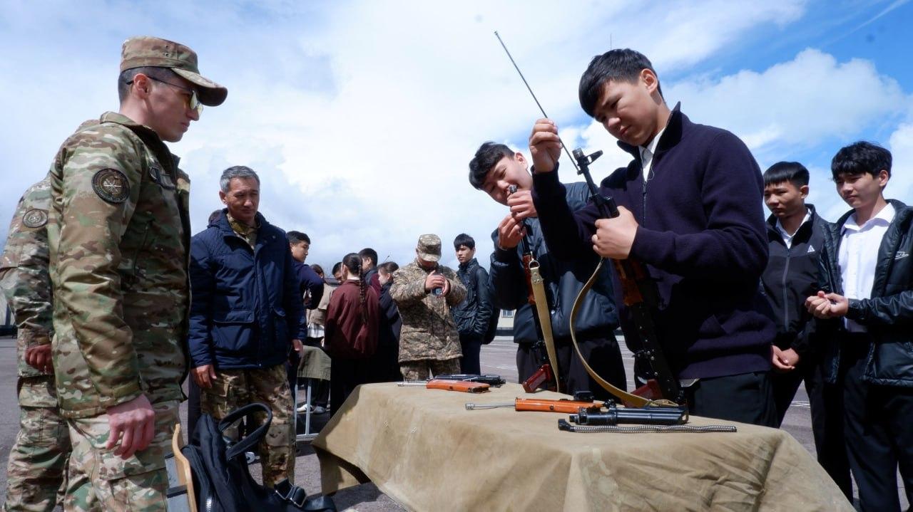 Ашық есік күні: 15 мыңнан астам қазақстандық әскери бөлімдерде саяхатта болды