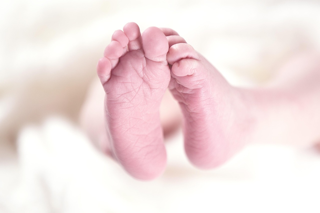 В Астане младенца продали по фиктивному договору суррогатного материнства
