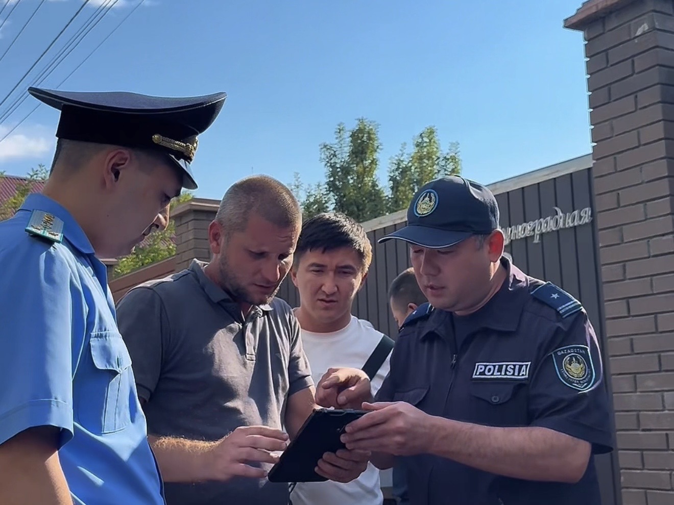 Более 2,3 тысячи человек привлечены к ответственности в рамках акции «Таза Қазақстан» только в Бостандыкском районе