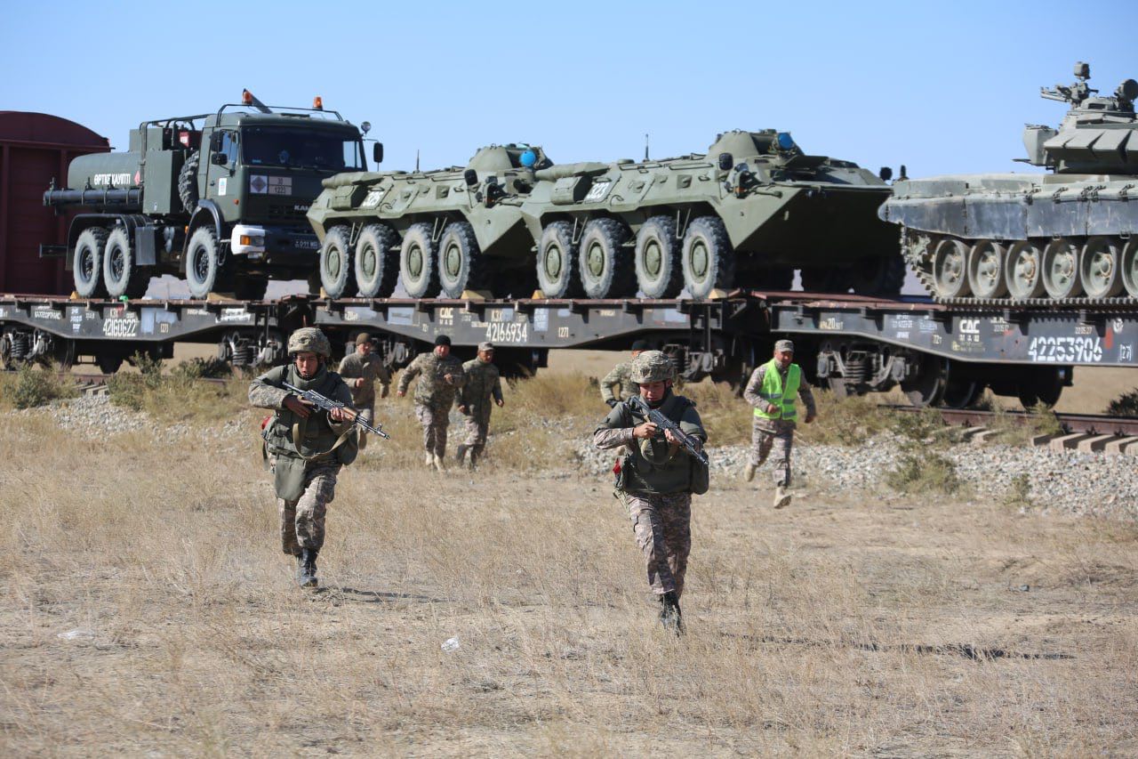 В Казахстане усилят боеготовность войск: ожидается движение военной техники