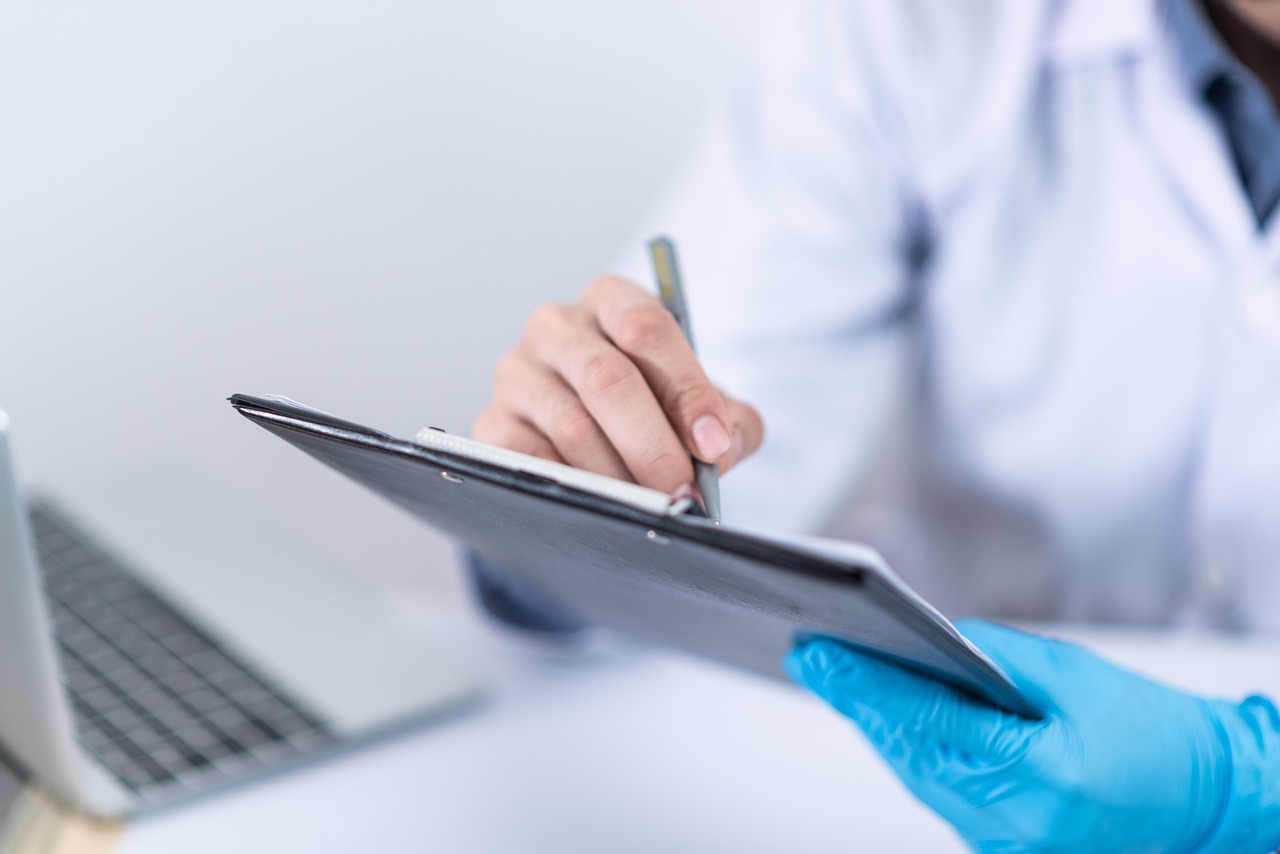 С 12 июля клиники Казахстана не смогут работать без цифровой медсистемы