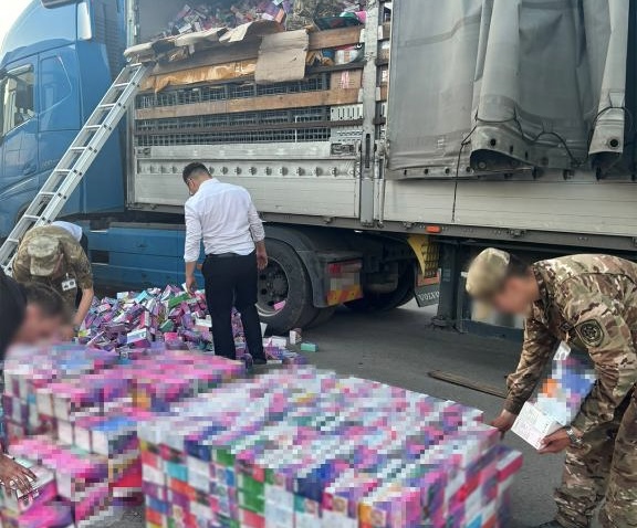 Почти 28 тысяч вейпов пытались незаконно ввезти в Казахстан