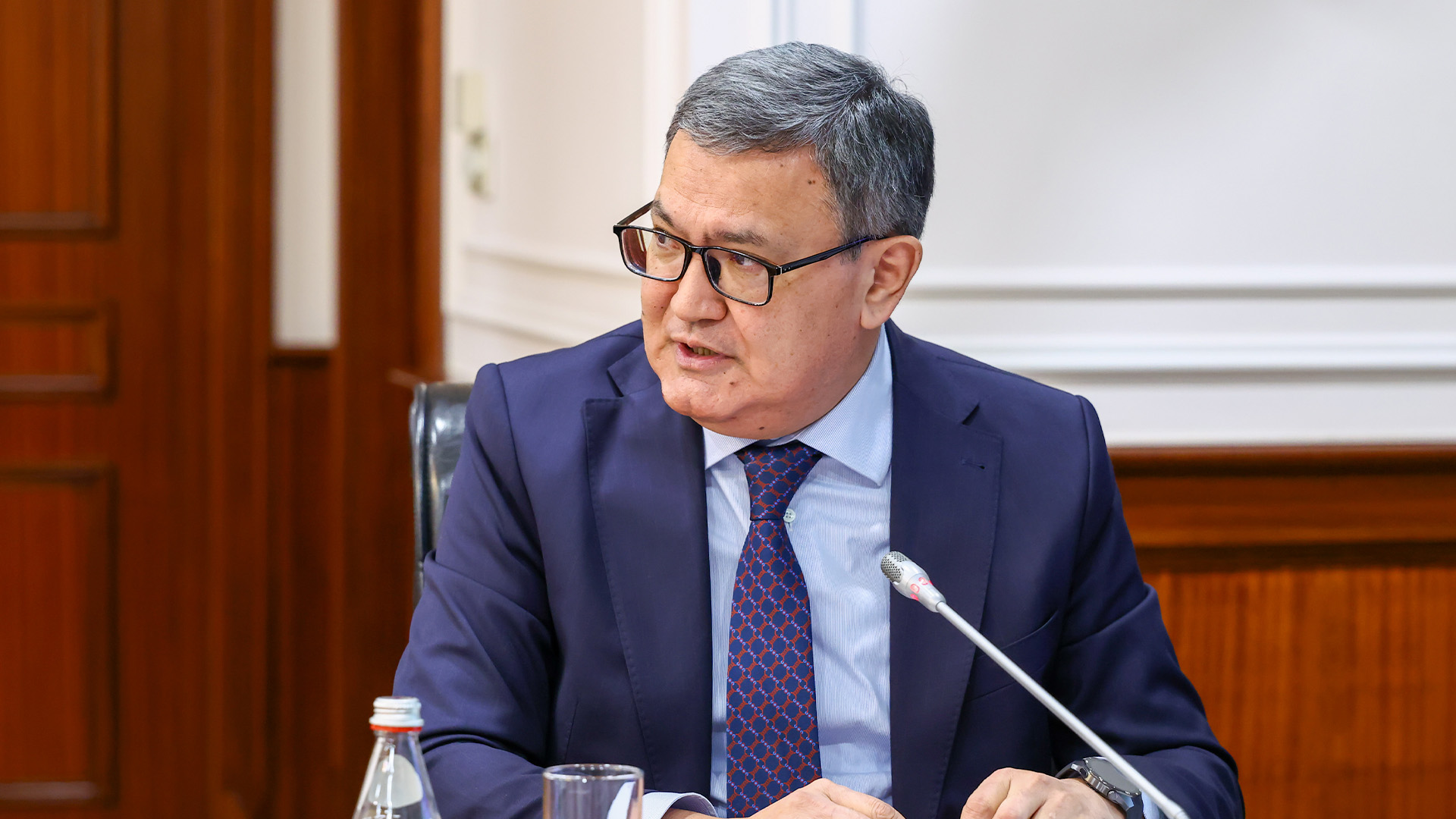 «Жұмыс қарқыны өте төмен»: Бектенов «Самұрық-Энерго» басшысына қатаң ескерту жасады