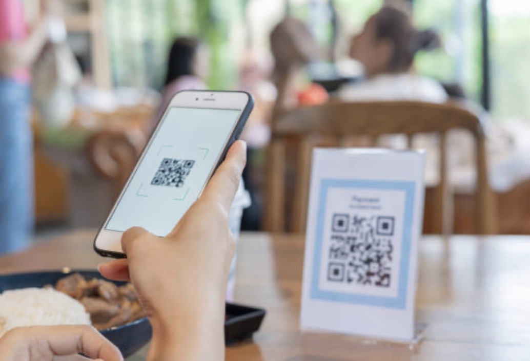 QR и переводы по номеру телефона могут освободить от НДС в Казахстане