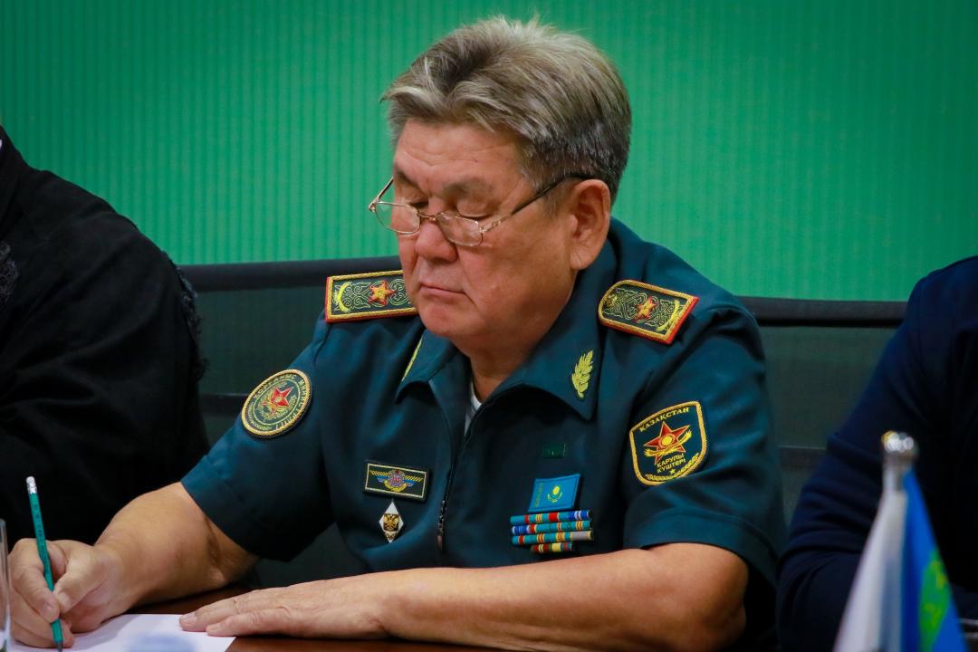 За полгода до увольнения: в Казахстане хотят заранее искать работу бывшим силовикам