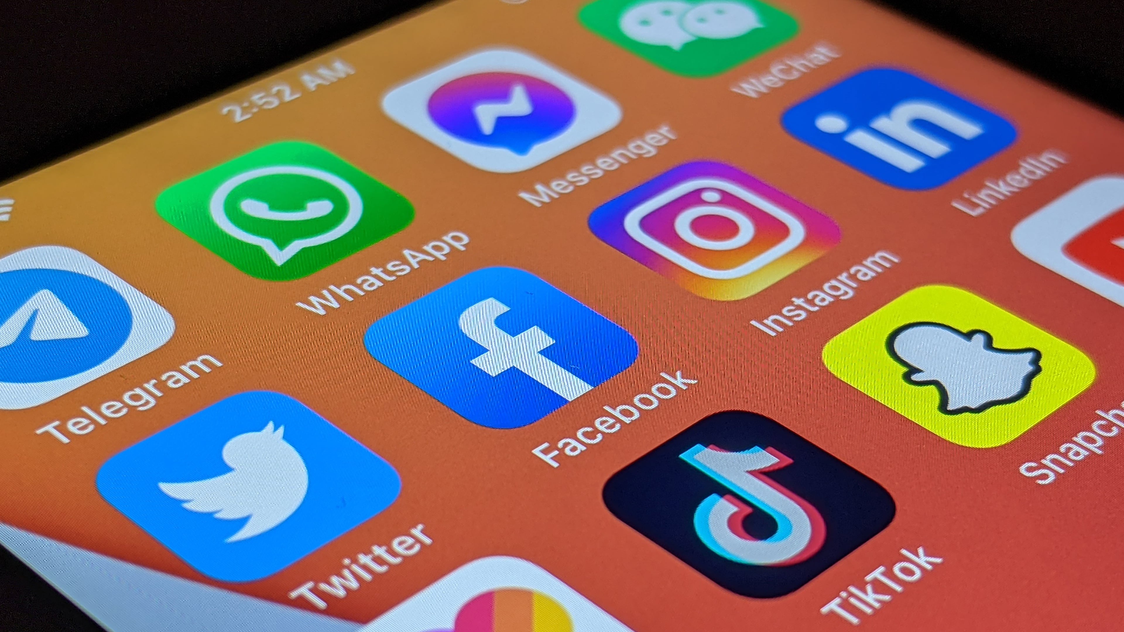 С двух организаторов игр в Instagram и TikTok взыскали почти 125 млн тенге