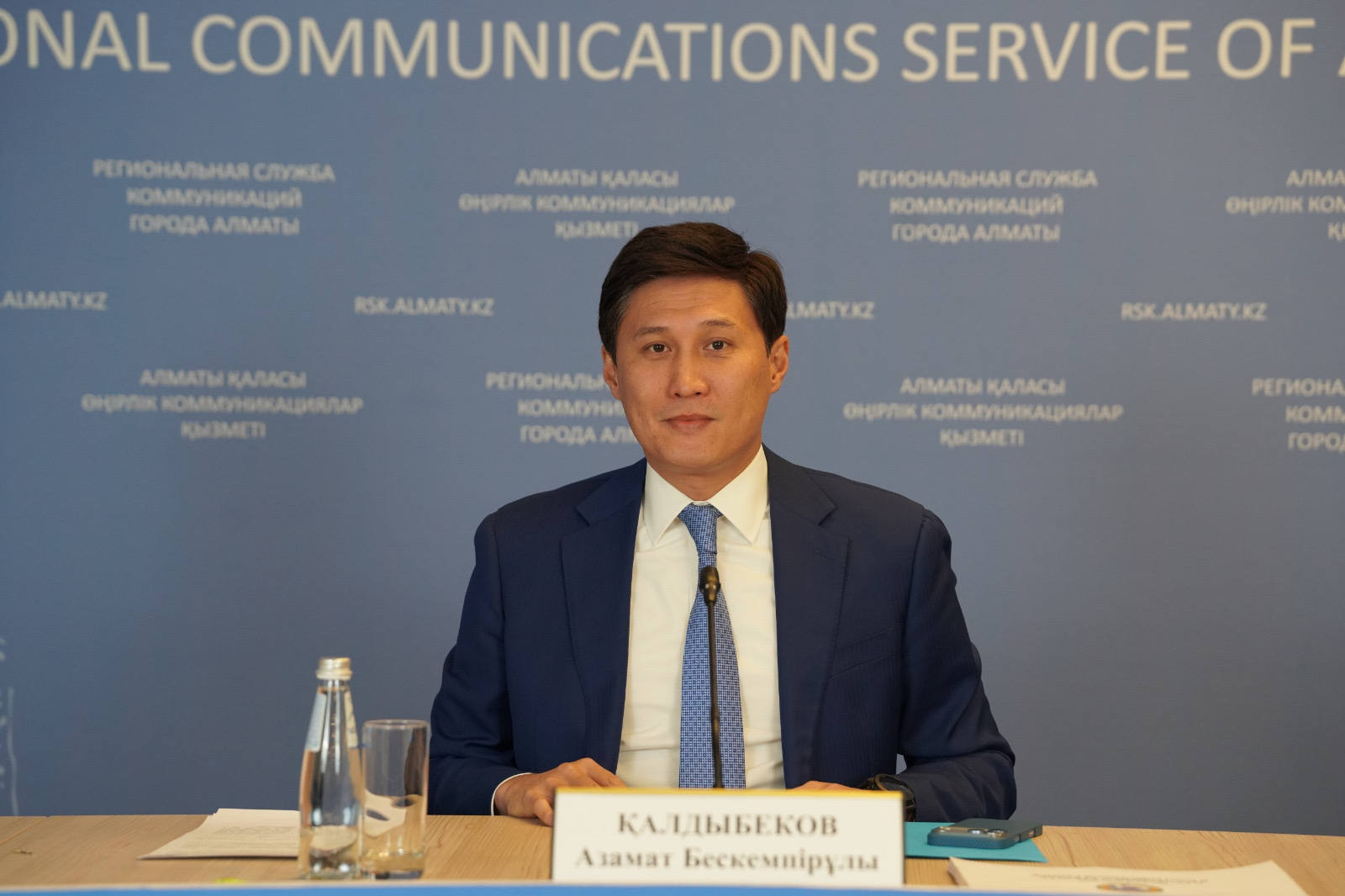 Бостандық ауданында  70 көпқабатты үйдің қасбеті күрделі жөндеуден өтіп, сәулеттік жарықпен жаңартылуда