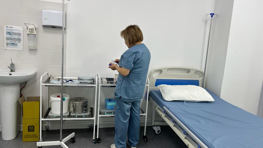Очереди к врачам и отзывы пациентов повлияют на оценку поликлиник Казахстана