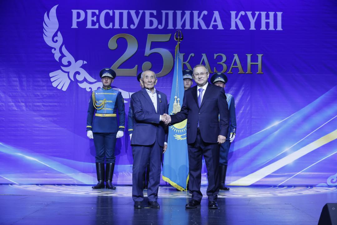 Республика күніне орай Жетісу облысында елуге жуық азамат мемлекеттік наградалармен марапатталды